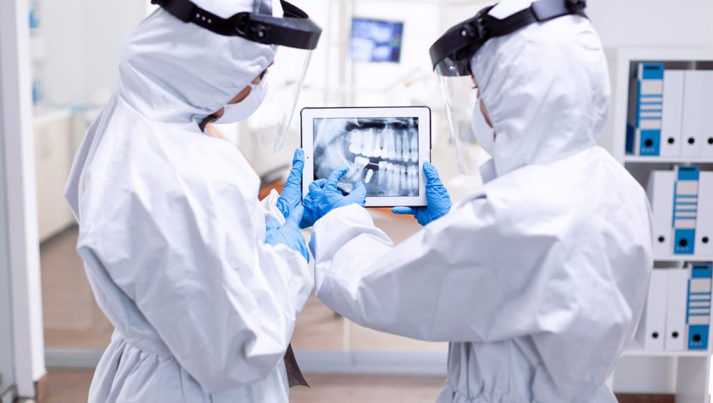 root canal vs pulling tooth